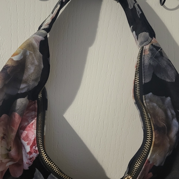 Tabitha Webb Floral Hobo Handbag Purse Shoulder Bag Soft Black Velvet Roses - Picture 6 of 8